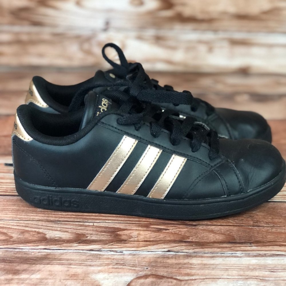 Adidas Low Top Sneakers Black